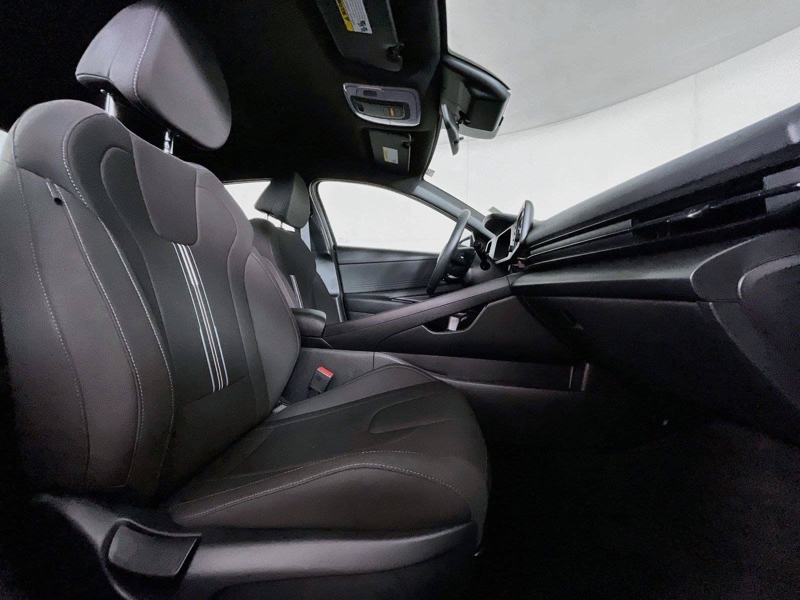 Certified 2026 Hyundai Elantra Sport FWD image 29