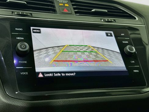 Used 2019 Volkswagen Tiguan SE w/ Panoramic Sunroof Package AWD/4WD image 17