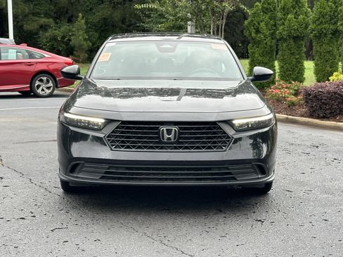 Used 2025 Honda Accord Sport image 3