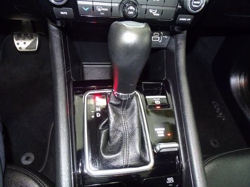 Used 2024 Jeep Compass Latitude w/ Sun and Sound Group image 12