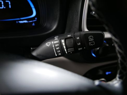 Used 2023 Hyundai Venue SEL image 31