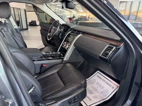 Used 2019 Land Rover Discovery HSE image 13