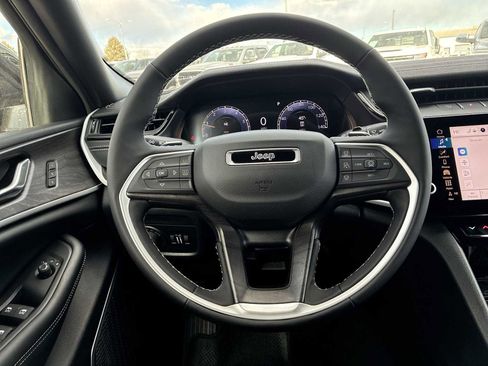 New 2026 Jeep Grand Cherokee Limited image 11