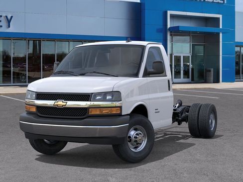 New 2025 Chevrolet Express 3500 w/ Power Convenience Package image 6