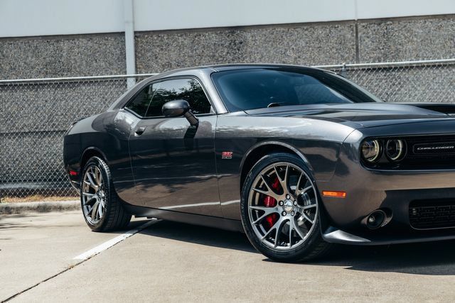 Used 2015 Dodge Challenger SRT w/ Technology Group RWD image 44