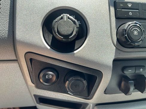 Used 2016 Ford F350 XLT image 89