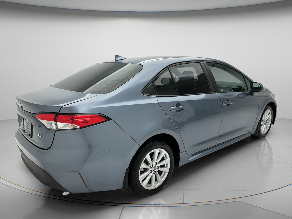 Used 2024 Toyota Corolla LE w/ LE Convenience Package FWD image 5