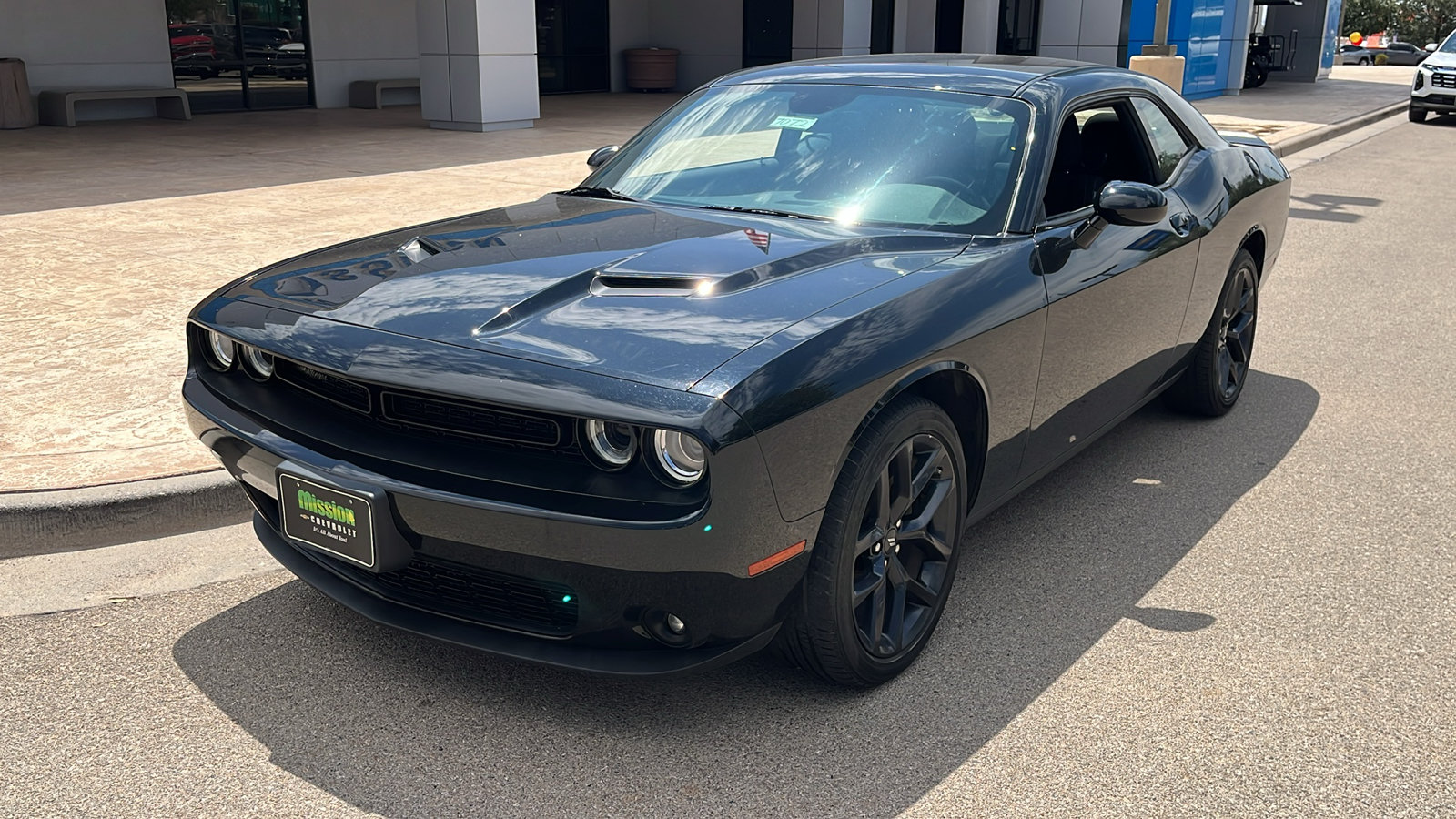 Used 2022 Dodge Challenger SXT w/ Blacktop Package RWD image 3