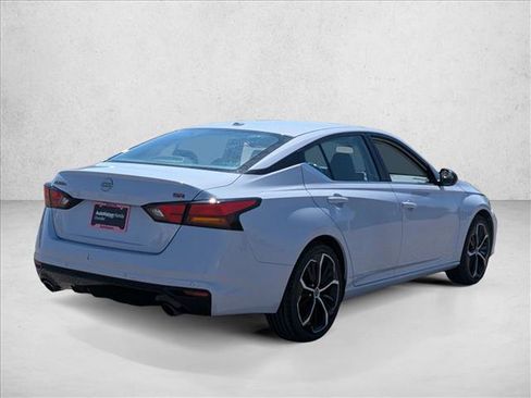 Used 2024 Nissan Altima 2.5 SR FWD image 5
