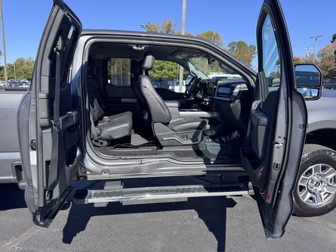 Used 2024 Ford F250 Lariat image 32