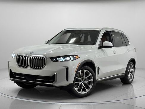 New 2026 BMW X5 xDrive50e w/ Executive Package image 2