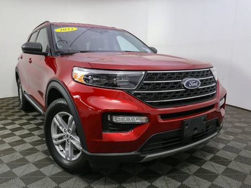 Used 2023 Ford Explorer XLT w/ Equipment Group 202A AWD/4WD image 3