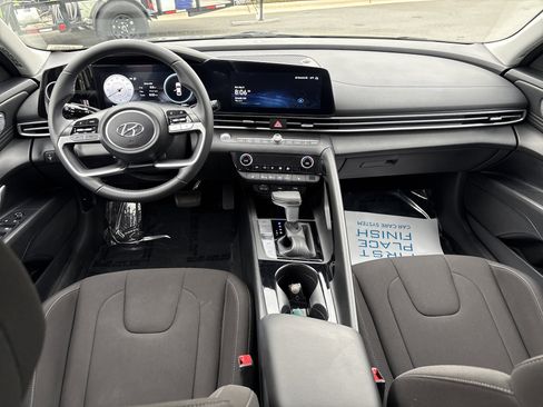 Used 2023 Hyundai Elantra SEL w/ Convenience Package FWD image 19