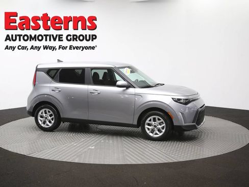 Used 2025 Kia Soul LX w/ LX Technology Package FWD image 45