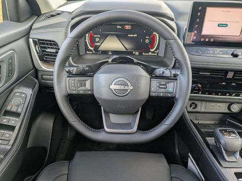 New 2026 Nissan Rogue Platinum w/ Tech Package image 18