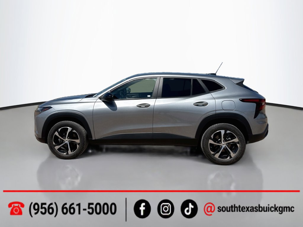 Used 2025 Chevrolet Trax RS w/ Driver Confidence Package FWD image 4
