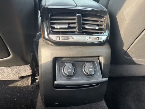 Used 2018 Genesis G90 3.3T Premium image 29