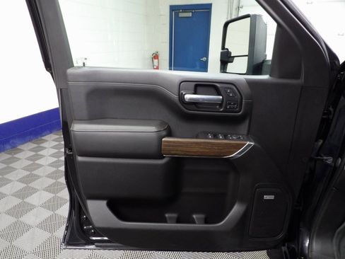 Used 2021 Chevrolet Silverado 1500 High Country w/ Technology Package image 61