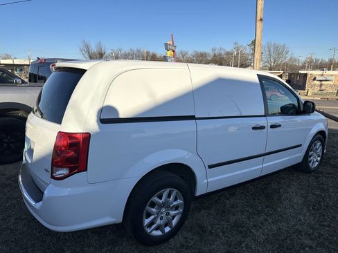 Used 2014 RAM C/V Tradesman image 6