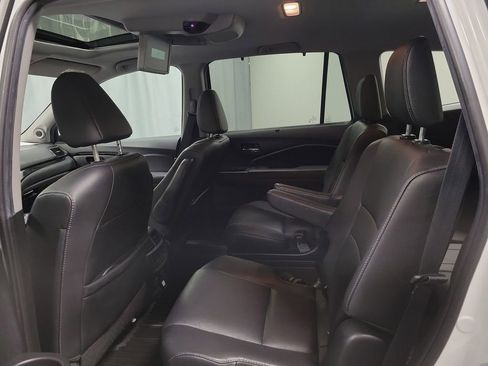 Used 2022 Honda Pilot Touring image 19