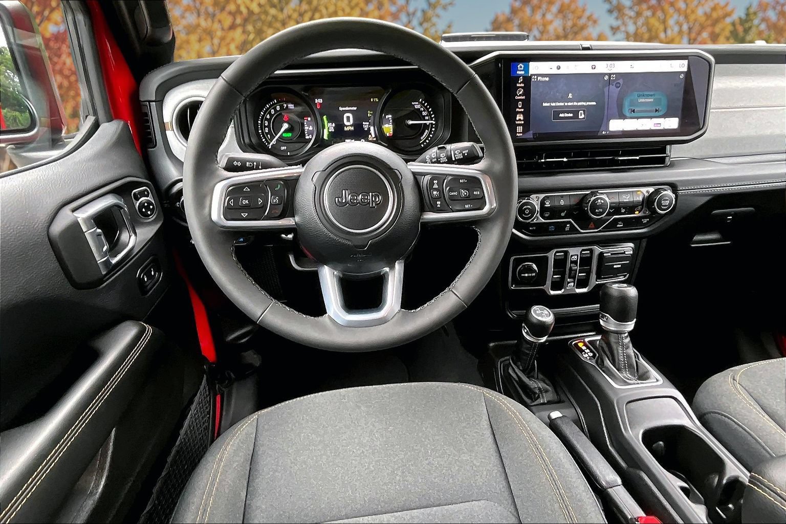 Used 2025 Jeep Wrangler Unlimited Sahara AWD/4WD image 6