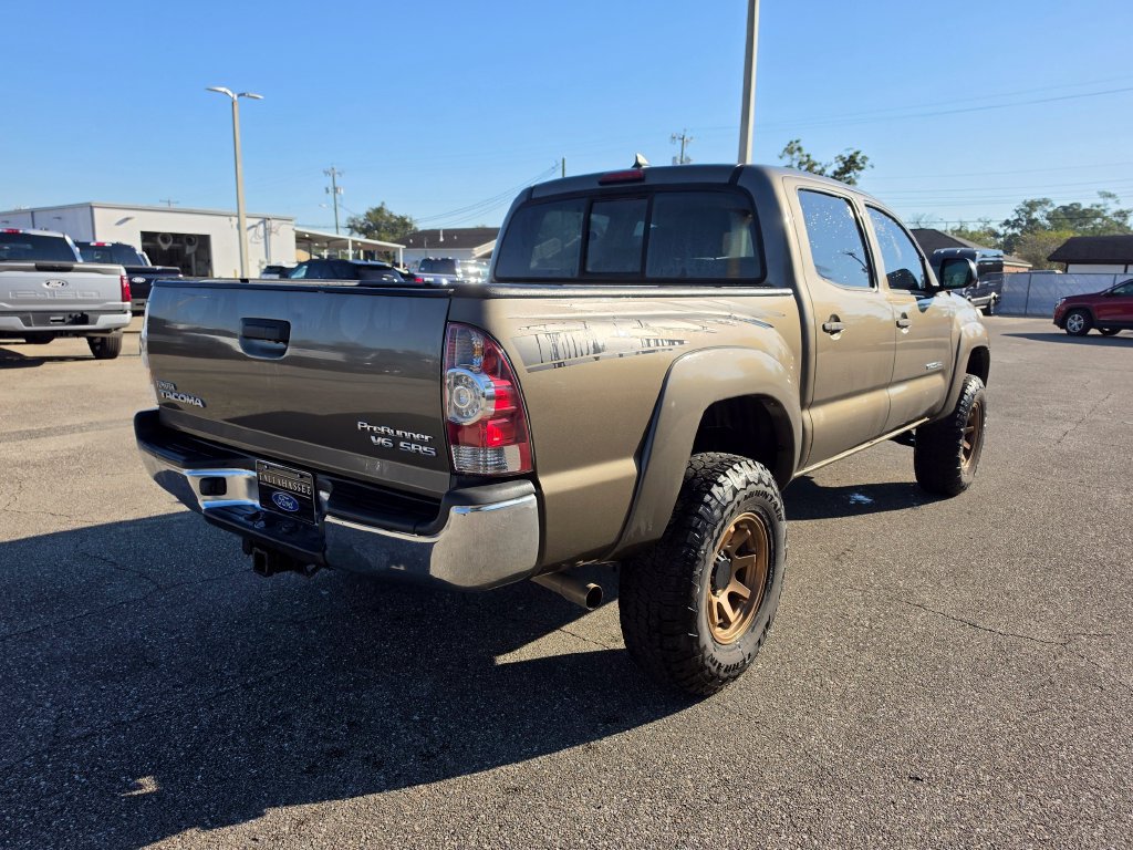 Used 2015 Toyota Tacoma PreRunner w/ SR5 Package RWD image 3
