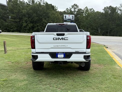 New 2025 GMC Sierra 2500 Denali Ultimate image 8