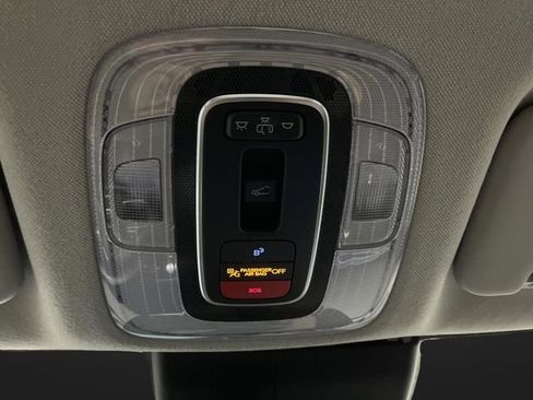 Used 2024 Hyundai Elantra Limited image 26