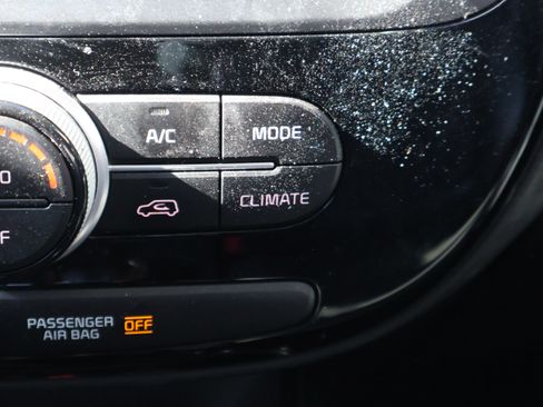 Used 2018 Kia Soul ! image 29