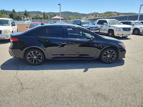 Certified 2024 Toyota Corolla SE w/ SE Package FWD image 6