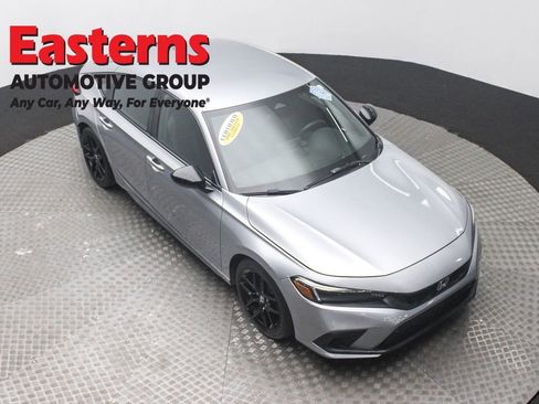 Used 2022 Honda Civic Sport image 3