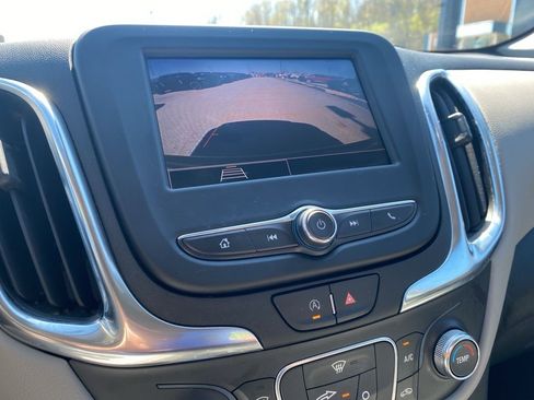 Used 2022 Chevrolet Equinox LS AWD/4WD image 33
