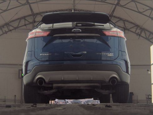 Used 2020 Ford Edge Titanium image 5