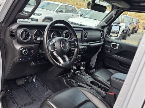 Used 2023 Jeep Wrangler Unlimited Sahara w/ Cold Weather Group AWD/4WD image 10