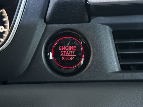 New 2025 Honda Pilot EX-L image 25