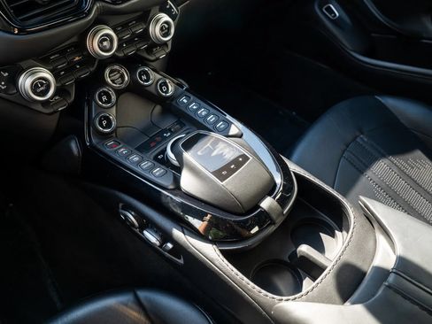 Used 2019 Aston Martin V8 Vantage Coupe RWD image 31