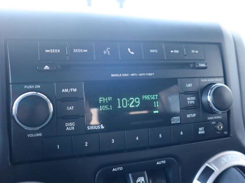 Used 2014 Jeep Wrangler Unlimited Rubicon w/ Connectivity Group AWD/4WD image 65