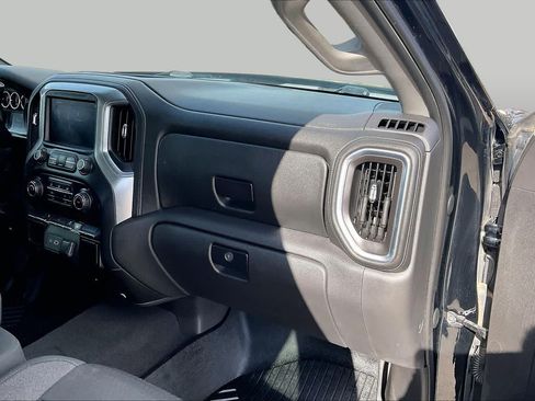 Used 2020 Chevrolet Silverado 1500 LT RWD image 16