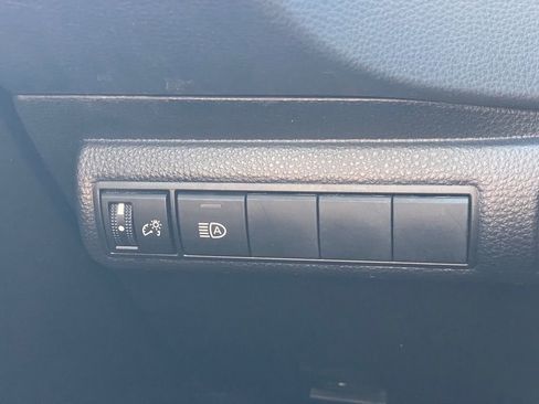 Used 2022 Toyota Corolla LE image 18