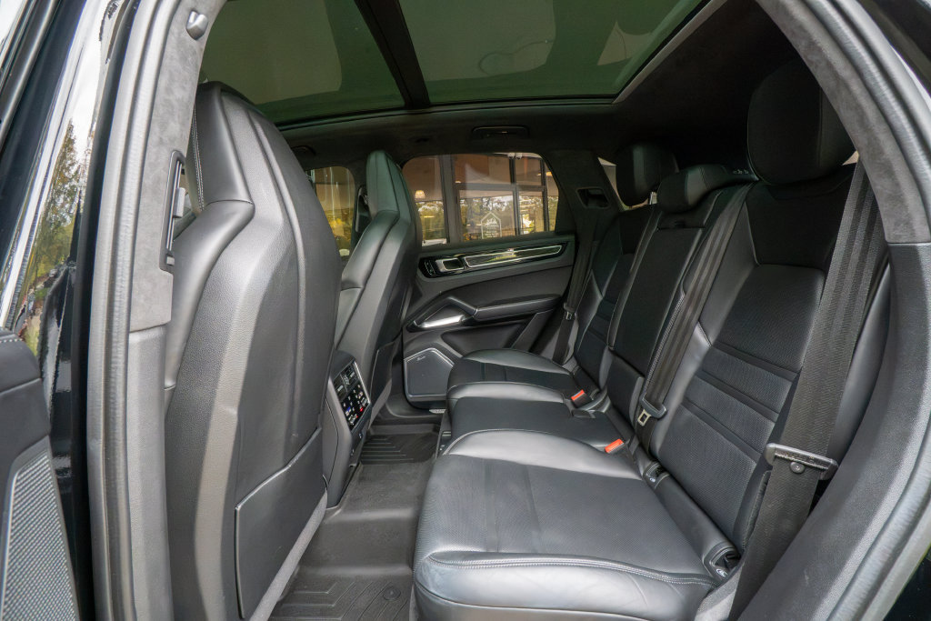 Used 2021 Porsche Cayenne Turbo AWD/4WD image 16