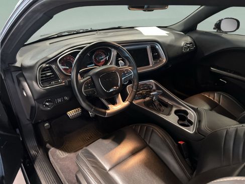 Used 2016 Dodge Challenger SRT Hellcat image 18