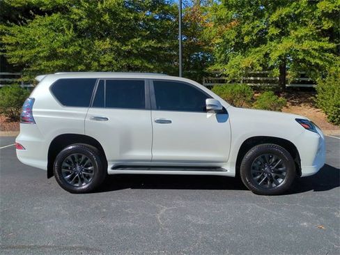 Used 2023 Lexus GX 460 Premium image 3