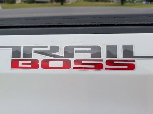Used 2020 Chevrolet Silverado 1500 LT Trail Boss AWD/4WD image 16