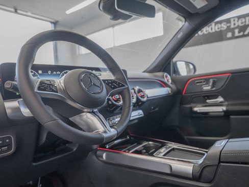 Used 2025 Mercedes-Benz GLB 250 image 7