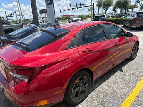 Used 2023 Hyundai Elantra SEL FWD image 4
