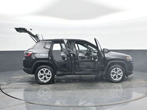 Used 2025 Jeep Compass Sport w/ Mopar Graphics Package AWD/4WD image 46