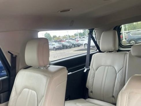 Used 2018 Ford Expedition Max Platinum AWD/4WD image 14