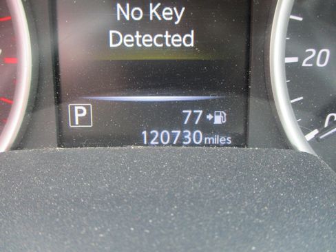 Used 2016 Nissan Sentra SV image 13