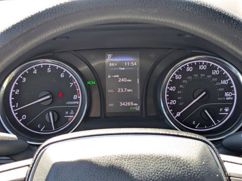 Used 2020 Toyota Camry LE w/ Convenience Package image 11