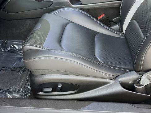 Used 2021 Chevrolet Camaro LT image 19